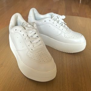 Steve Madden Rocket Platform Sneaker - Size 7